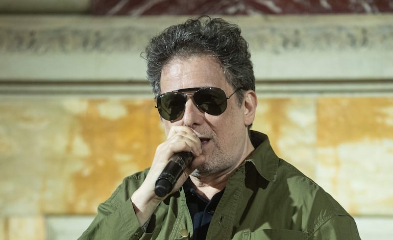 El cantante argentino Andrés Calamaro dará el "sí, quiero" por tercera vez.