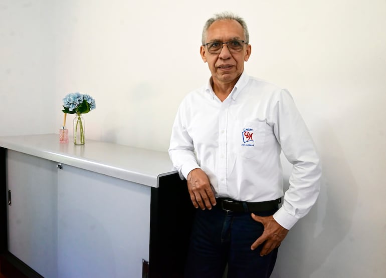 Néstor Portillo, licenciado en Contabilidad, pasó de ser implementador administrativo a  gerente general de Agro Industrial Guarapi SA.