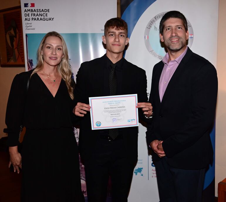 Alicia Cabrera, Enzo Preda y Gabriel Preda.