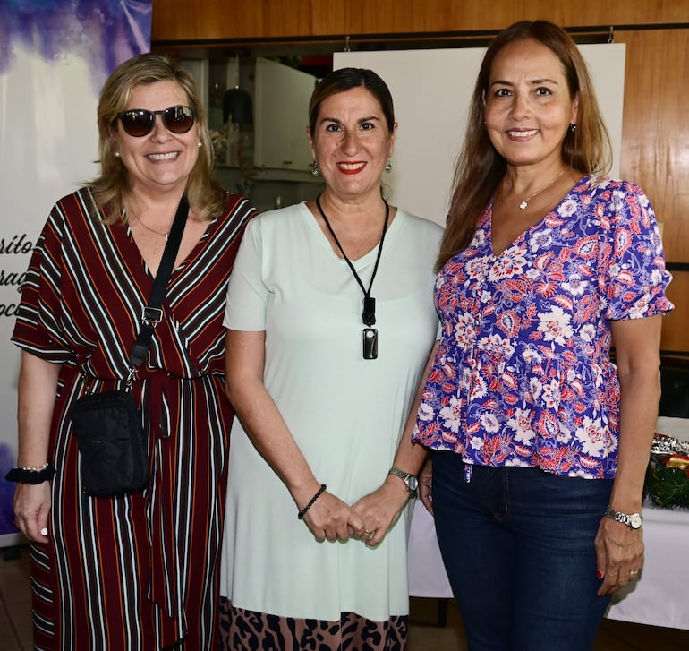 Beatriz Velázquez, Sofía Fernández Casabianca y Carla Molinas.