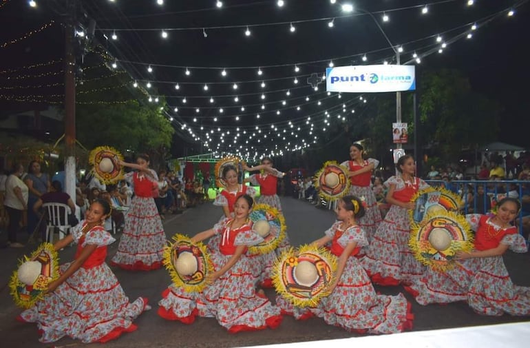 Mañana viernes se habilita el tradicional túnel de luces, árbol gigante y el pesebre en la localidad de Villa Elisa.