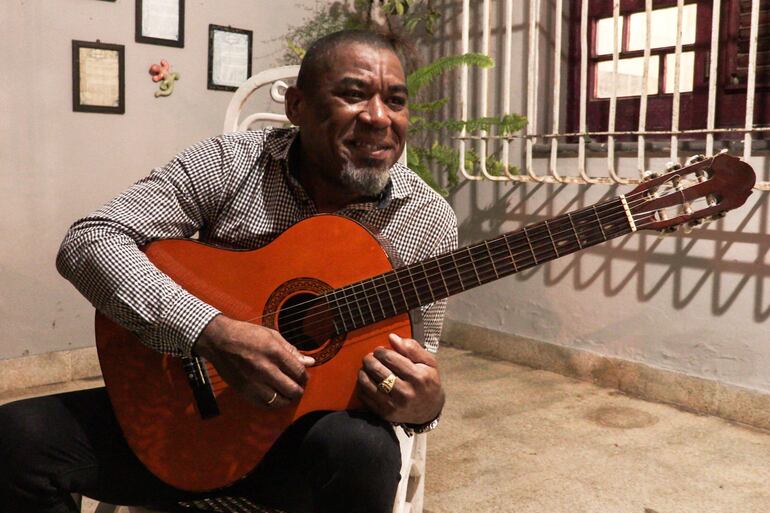 Leo Vera, otro de los exponentes del bolero cubano, celebró el reconocimiento y abogó porque el género se vuelva a poner de moda.