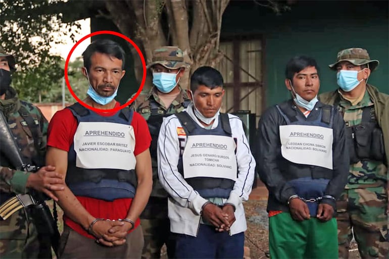 En círculo, el capitán retirado de la Fuerza Aérea Paraguaya, Javier Escobar Brítez, capturado en Bolivia con cocaína.