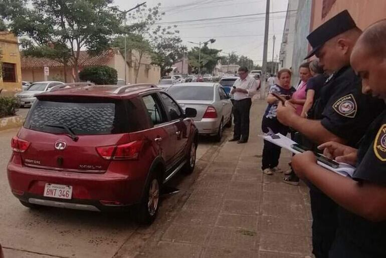 Efectivos policiales se constituyeron en el lugar donde ocurrió el hecho.