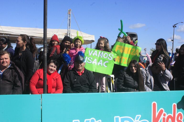 Carrera de Triciclos: Competencia que alegra el corazón de los más pequeños en Encarnación.