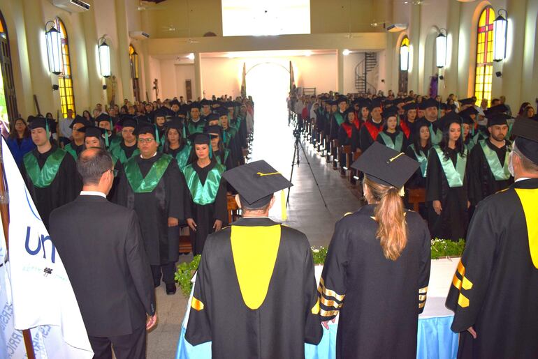 El acto de graduación se desarrolló en la catedral Inmaculada Concepción de María.