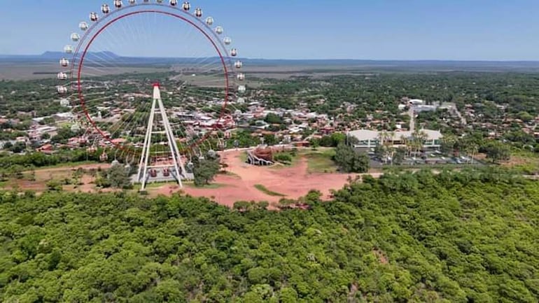 La Rueda de Chicago es otro proyecto que fue diseñado y que se pretende instalar en el Cerro Perö de Paraguarí.