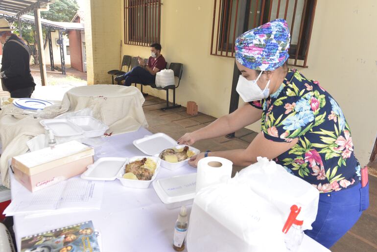 La actividad solidaria fue realizada por los propios pacientes y familiares de estos.