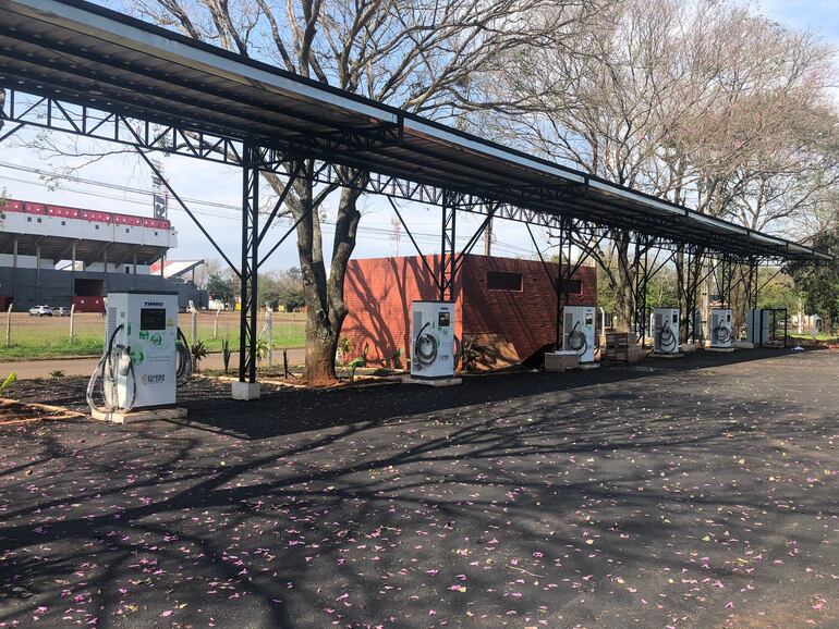 La obra de la estación de carga de Ciudad del Este se encuentra en su etapa final.