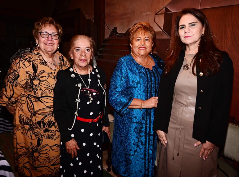 María Ester Jiménez, Olga Ferreira, María Elena Wapenka y Katty Pérez.