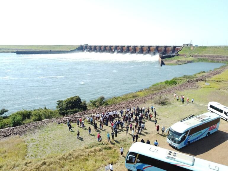 Más de 12.000 personas visitaron los circuitos turísticos habilitados por la Entidad Binacional Yacyretá, en el sur del país.