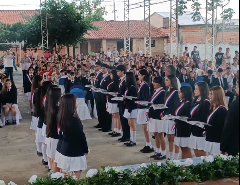 Imagen de referencia. Graduación en el Colegio Juan Manuel Frutos. 
Imagen del Facebook de la institución.