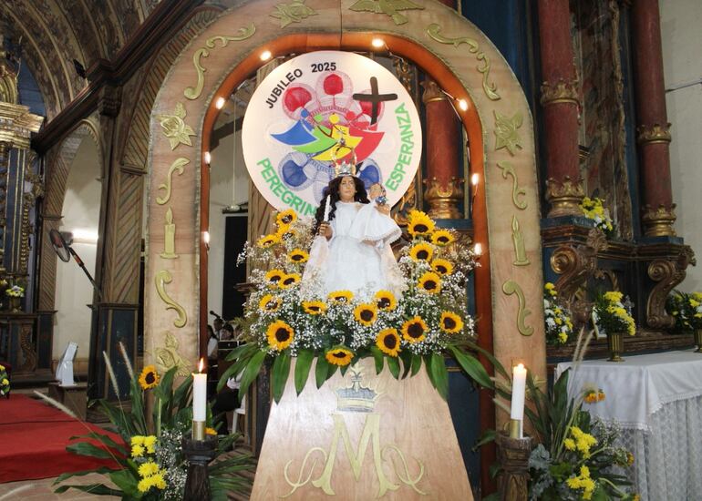 Sagrada imagen de la Virgen de la Candelaria, protectora espiritual de los capiateños católicos.