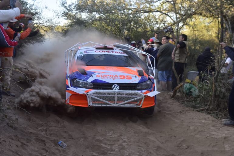 El VW Polo GTI R5 de Agustín Alonso y Edgardo Galindo durante la Etapa 3 del Rally del Chaco.