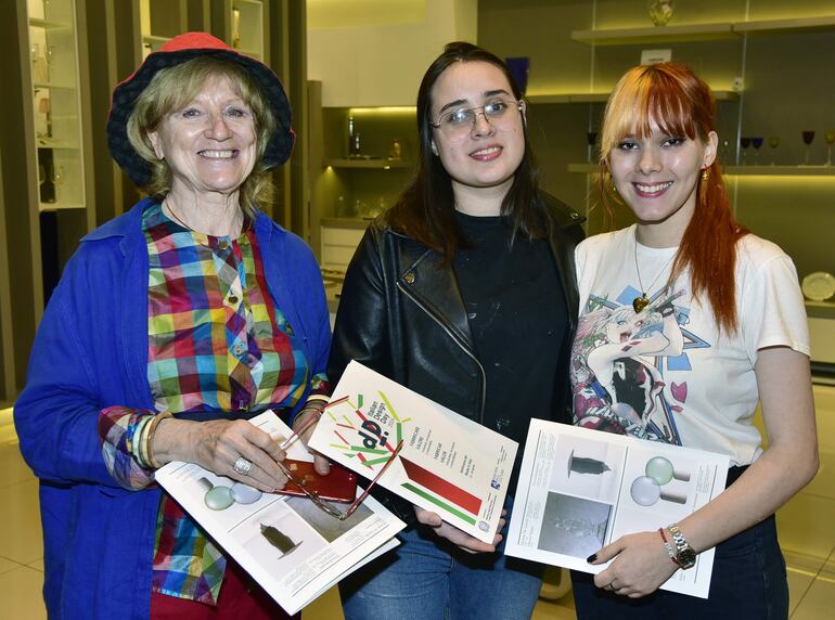 Tiziana Leopizzi, Milagro Barrios e Ivonne Betti - Fojo.