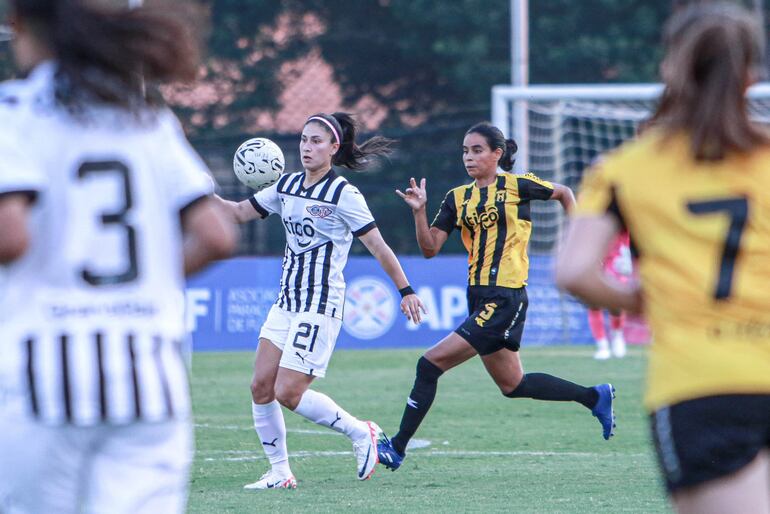 Guaraní y Sportivo Libertad/Limpeño disputaron la ida de las semifinales del torneo Clausura 2023 del Fútbol Femenino en el estadio Rogelio Livieres, en Asunción.