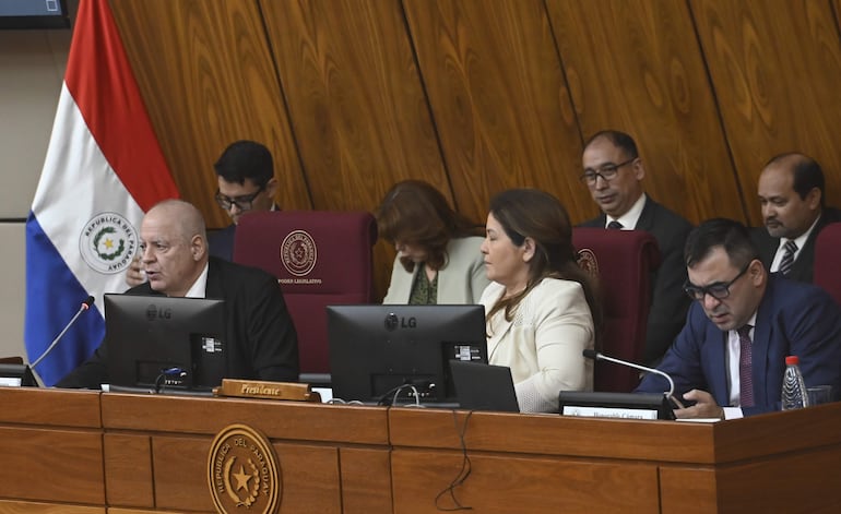 El presidente de la Corte Suprema de Justicia, Luis Benítez Riera, en una de las audiencias realizadas por la Comisión Bicameral de Presupuesto.