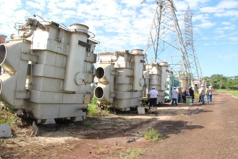 Enmarcados en el proyecto de eliminación de residuos PCB en Paraguay, una misión de la ONU visitó instalaciones de la ANDE en abril último.