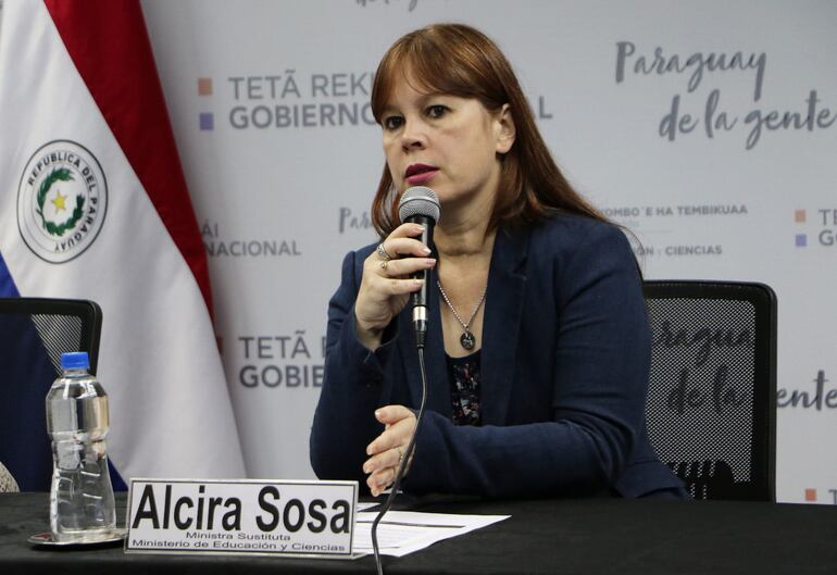 Viceministra del MEC, Alcira Sosa.