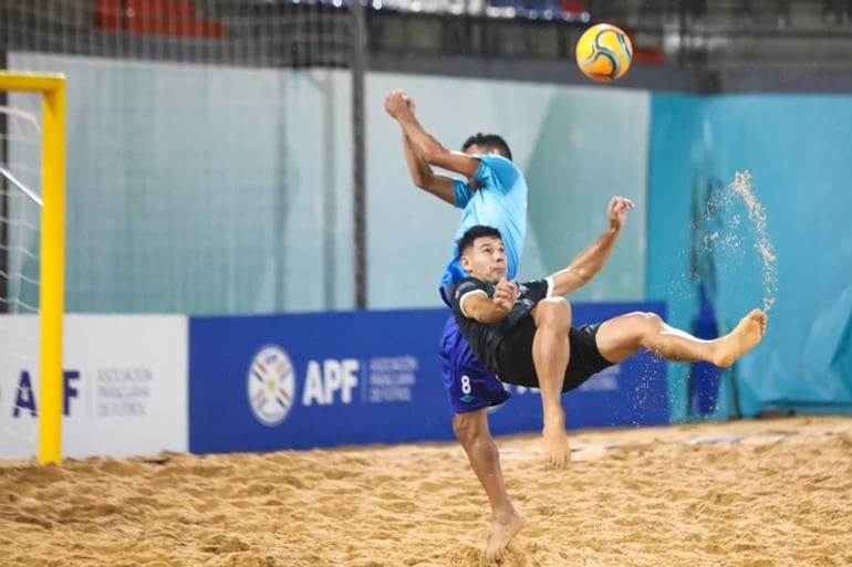 Esta noche, en el  estadio Mundialista Los Pynandi, se conocerá al campeón de la primera etapa de la Superliga de fútbol playa.