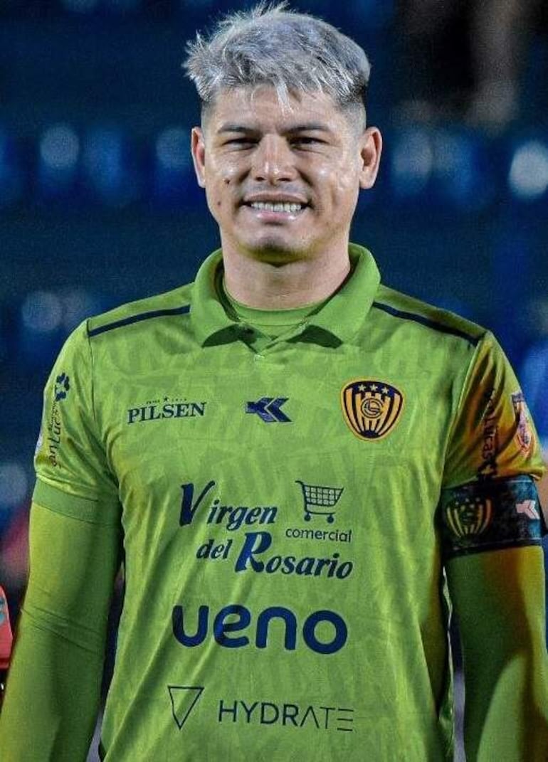 Alfredo Aguilar (36), arquero del Sportivo Luqueño.