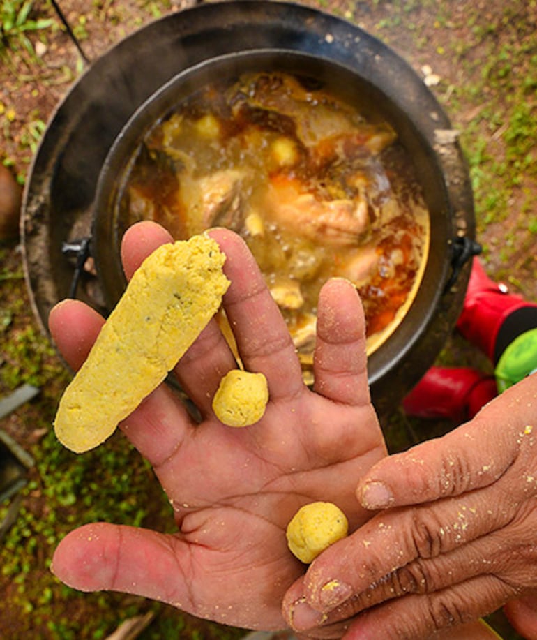 Proceso de preparación de las bolitas de vorí vorí.