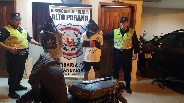 Los presuntos autores fueron aprehendidos por agentes policiales.