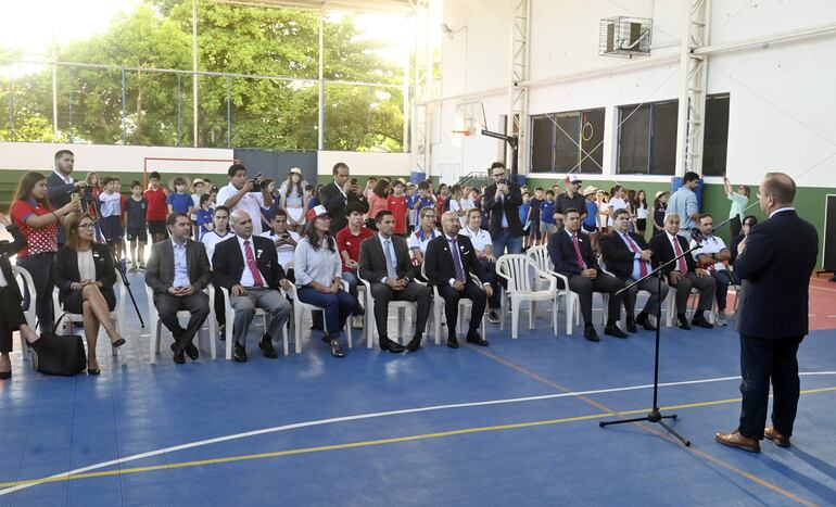 Autoridades del deporte nacional y olímpico, así como el embajador de Francia y miembros de la institución participaron del evento.