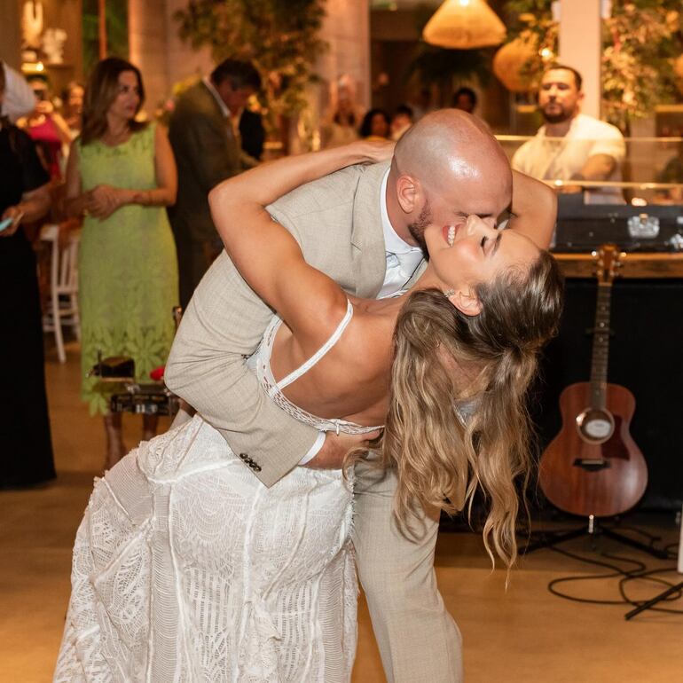 "¡Qué buena farra!", expresó Gaby Cogorno, quien con su esposo Matías Brizuela se divirtieron muchísimo en la fiesta de boda. (Instagram/Gaby Cogorno)