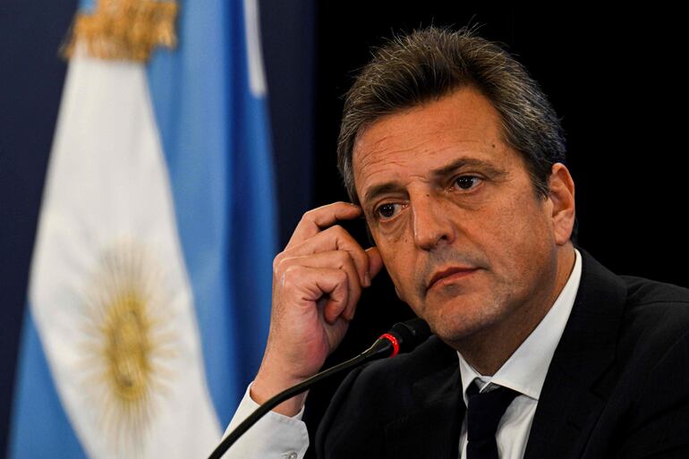 El ministro de Economía y precandidato a la presidencia de Argentina, Sergio Massa.  (AFP)