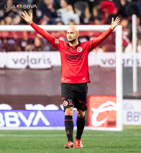 El paraguayo Carlos González, futbolista de Tijuana, celebra un gol en el partido contra Juárez por la décima fecha del torneo Apertura 2023 de México.