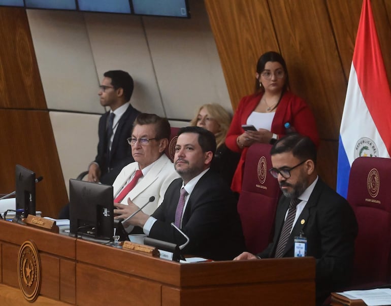 “Más vale malo conocido…”: ratifican que Latorre sería reelecto para presidir Diputados