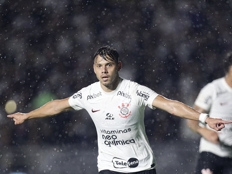 El paraguayo Ángel Romero, jugador del Corinthians, celebra un gol en el partido ante Vasco da Gama por la Serie A de Brasil.