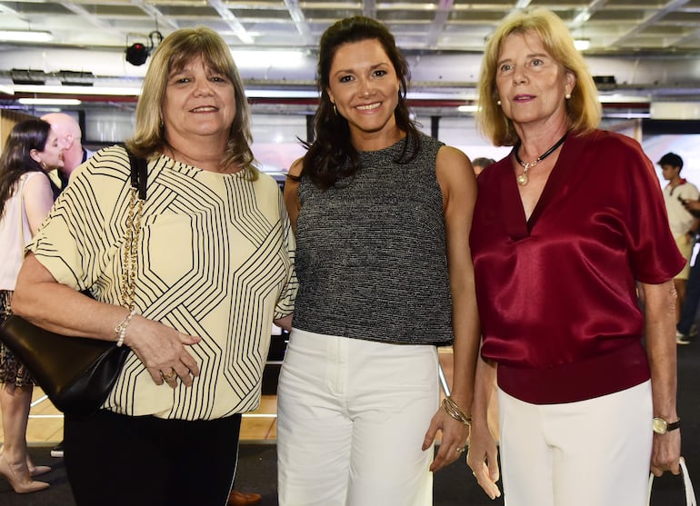 María José Gubetich, Liliana Olmedo y Gilda Gubetich.