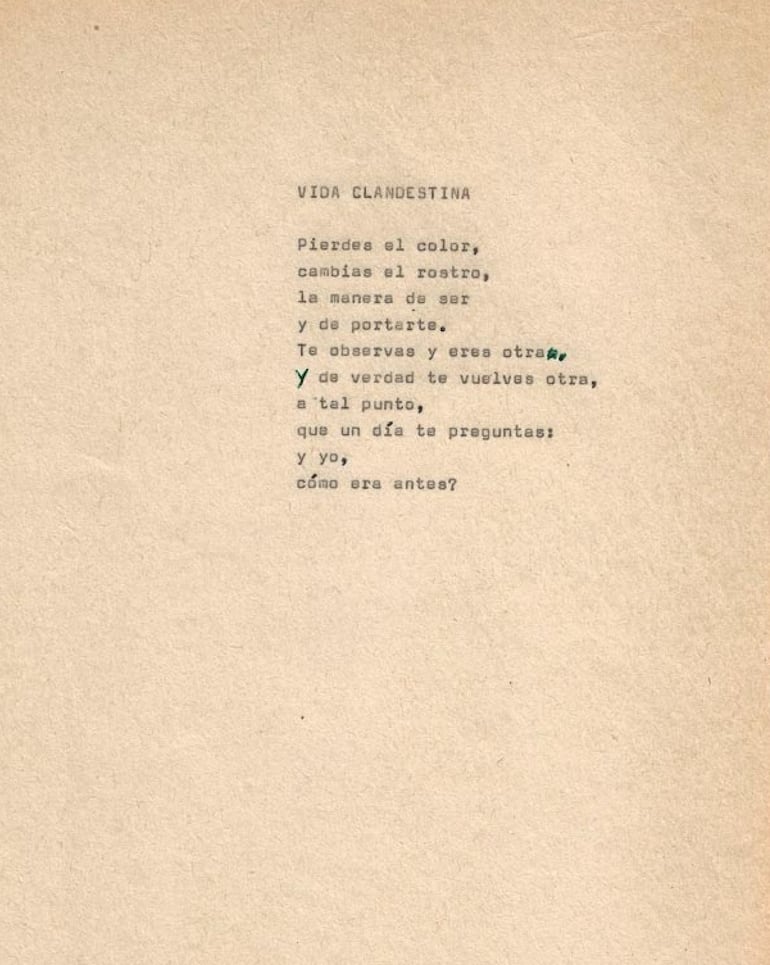 Carmen Soler: "Vida clandestina". *Publicado por primera vez en el poemario En la Tempestad (Buenos Aires, Cartago, 1986) con la dedicatoria: "A Rosa, a Isabel, a María".