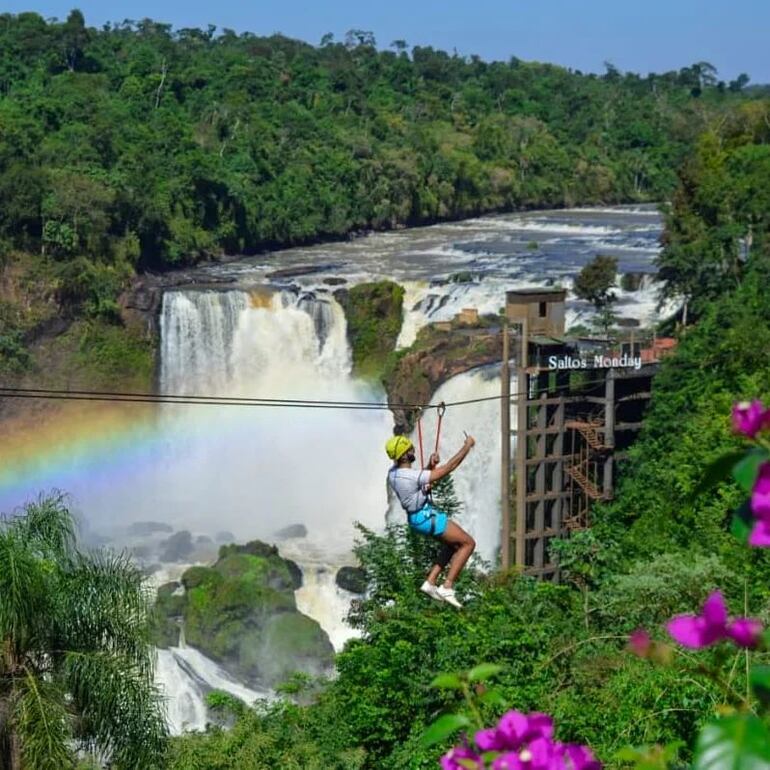 Las Cataratas del Monday ofrece una experiencia de aventura en medio de la naturaleza.