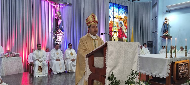 Su excelencia Monseñor Vincenzo Turturro,Nuncio Apostólico de su santidad el Papa Francisco, en la celebración a San Juan Bautista