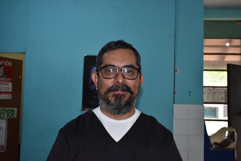 Director del centro de salud de San Antonio, Gustavo Ayala.