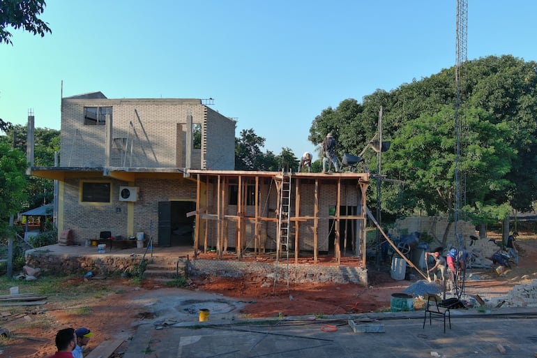 Colegio nuestra Señora del Huerto, del barrio Rincón, en donde está en marcha la construcción de tres aulas, una en planta baja y dos en la parte alta.