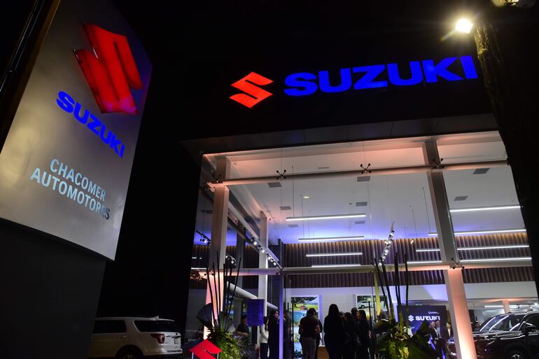 El nuevo showroom cuenta con capacidad para exhibir entre 20 a 24 vehículos de Suzuki. 