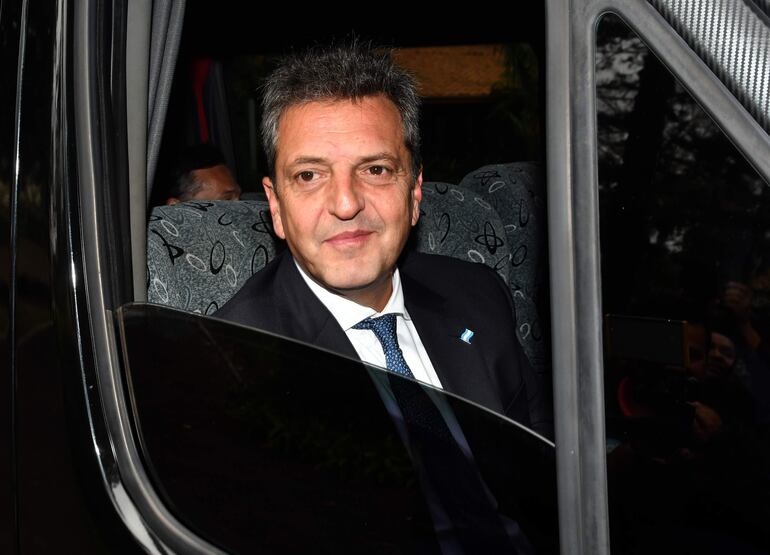 El ministro Sergio Massa llegando a Mburuvicha Roga, el jueves.