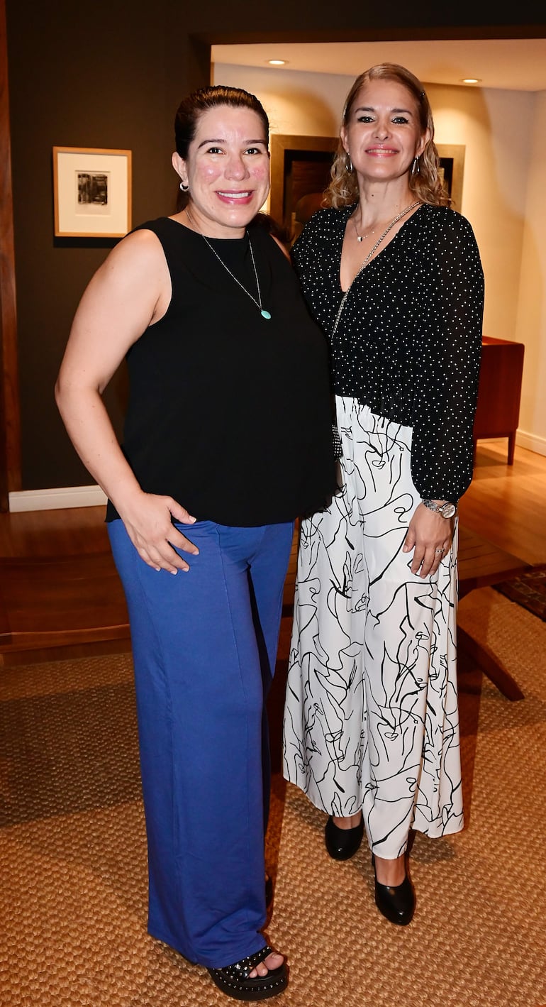 Mercedes Martínez junto con la Dra. Cynthia Montiel. 
