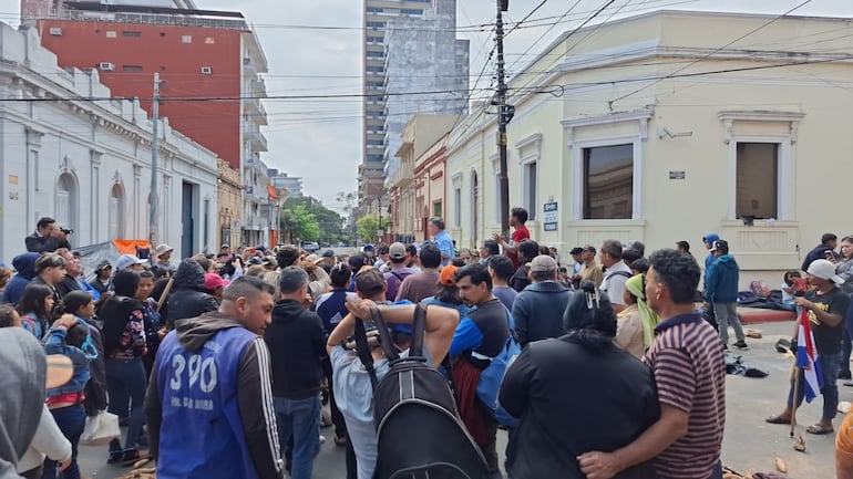 La Multisectorial consiguió un acuerdo con el MUVH y se levanta la medida de fuerza.