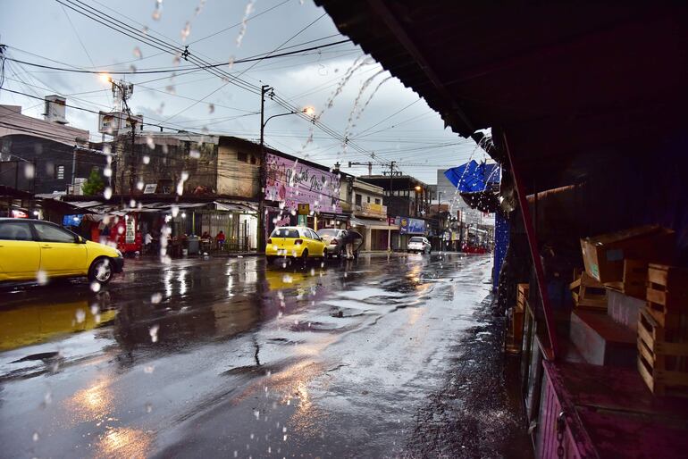 LLuvia sobre la ciudad de Asuncion.