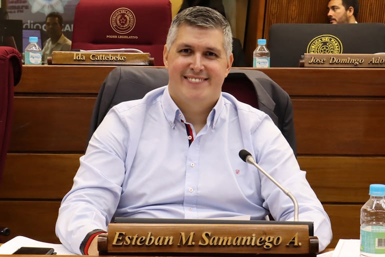 Hay cinco pedidos de desafueros para Esteban Samaniego, que "duermen" en Diputados.