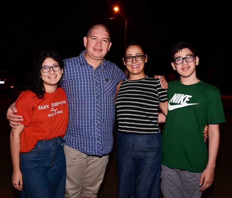 La familia Ramírez: Amado, María Cristina, Sofía y Juan Francisco.