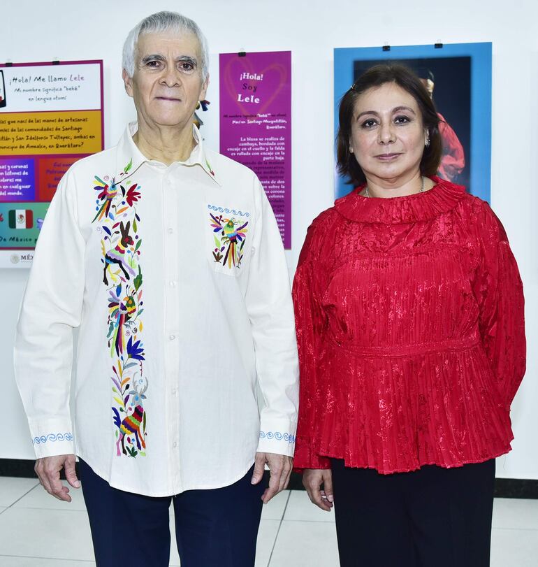 Embajador de México en Paraguay, Juan Manuel Nungaray y Jacqueline Morán.
