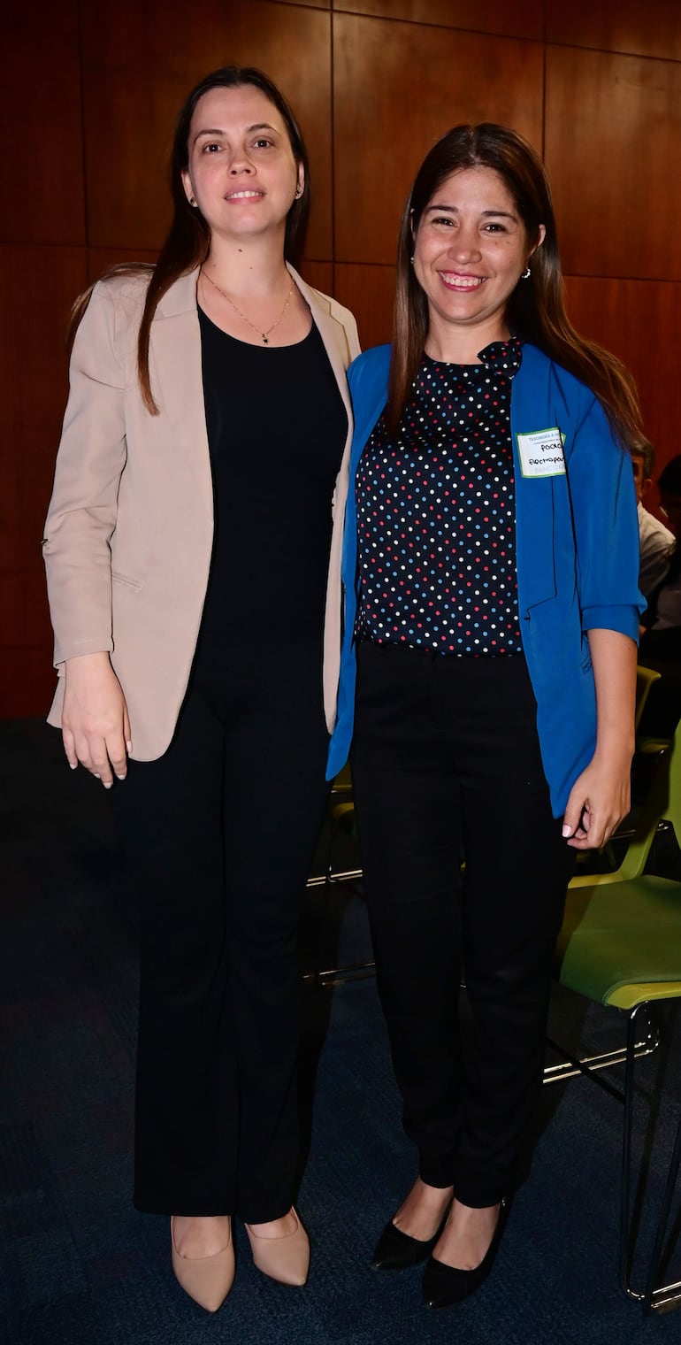 Elena Sequeira y Paola Marín. 