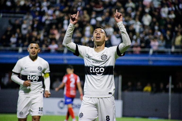 Carlos Arrúa y Derlis González, dos de los goleadores de Olimpia