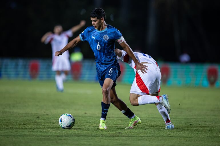 Ángel Aguayo en acción en el partido contra Chile en el Sudamericano Sub 20, que se disputó en Venezuela.